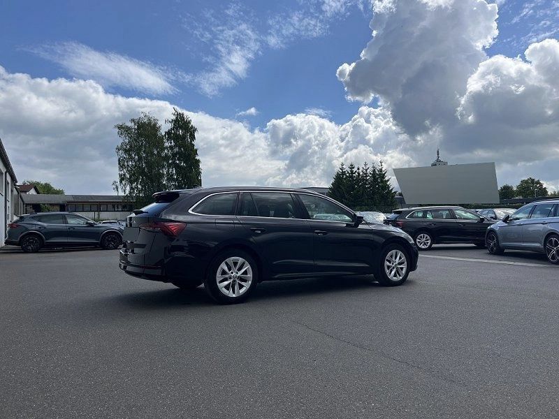 Schwarz Gebraucht 2020 Skoda Octavia First Edition Kombi | 25.689 € (Guter Preis) - Bild 1/4
