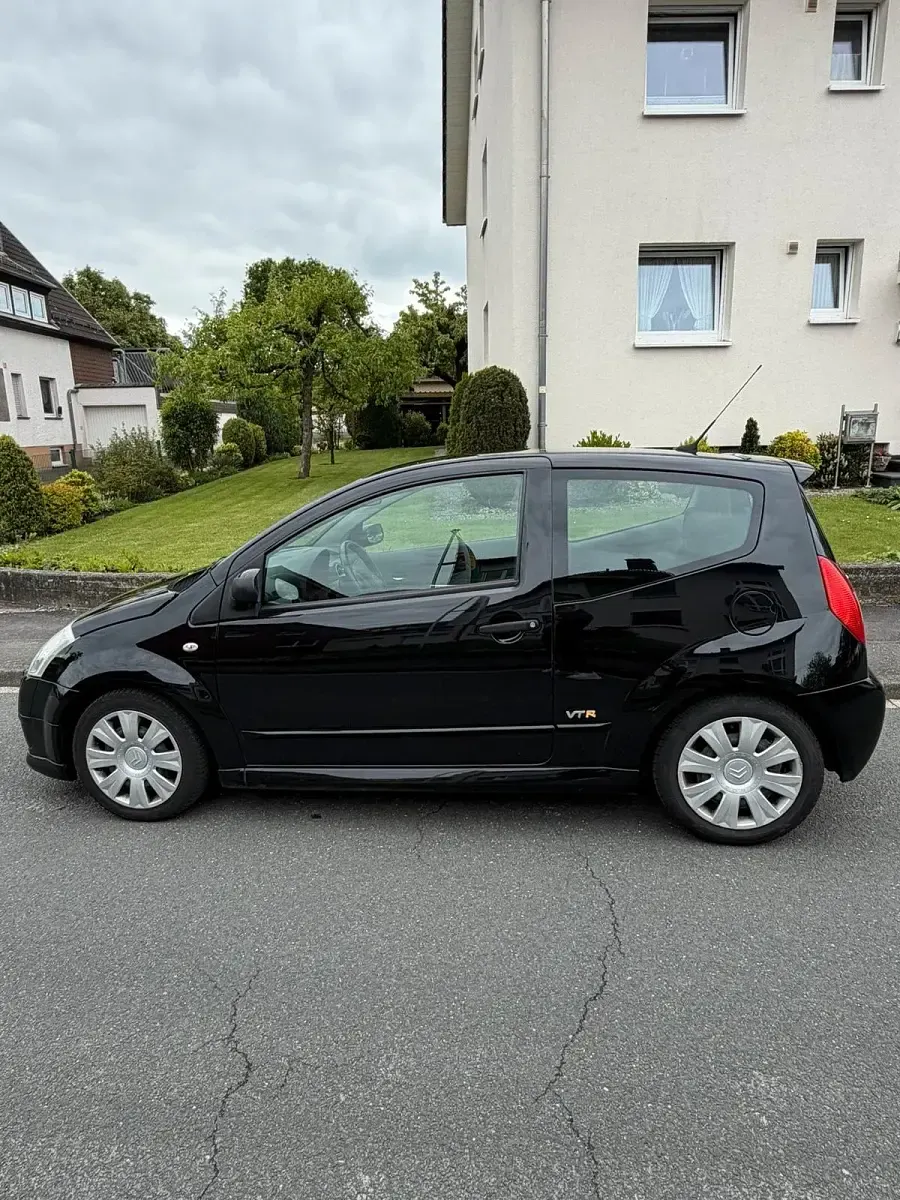 Gebraucht Citroën C2 73 PS (53 kW) 2008 Schwarz Kleinwagen
