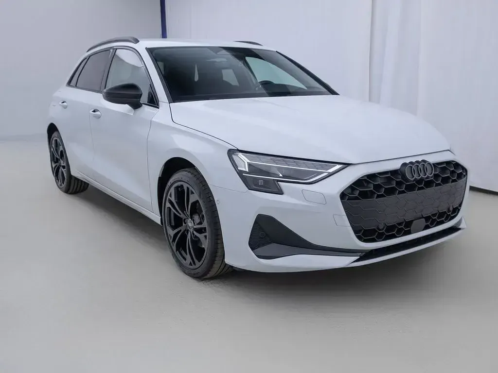 Gebraucht Audi A3 Advanced 150 PS (110 kW) 2025 Gletscherweiß metallic Limousine
