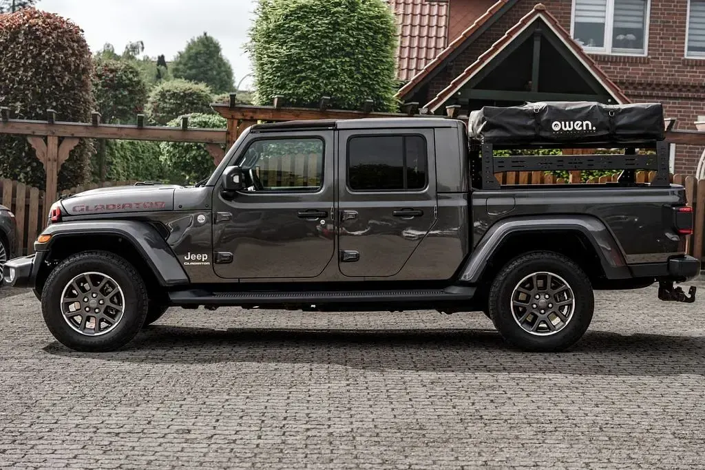 Usata Jeep Gladiator Overland 264 CV (194 kW) 2023 Grigio Pick-up