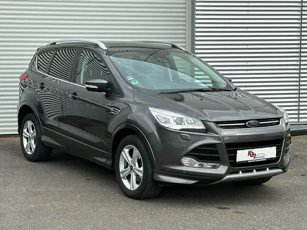 Usata Ford Kuga 150 CV (110 kW) 2016 Grigio SUV