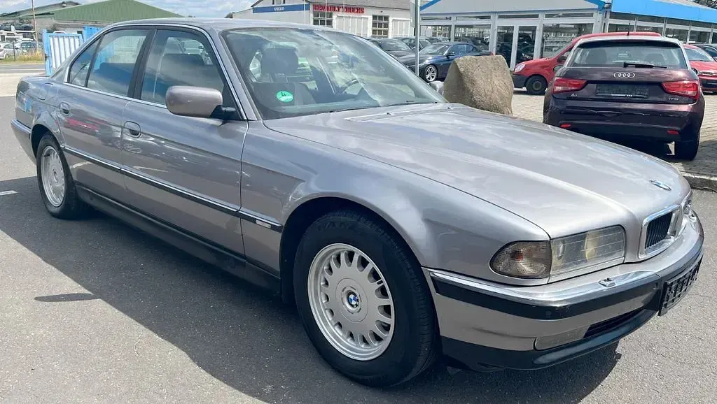 Gebraucht BMW 728 193 PS (141 kW) 1996 Grau Limousine