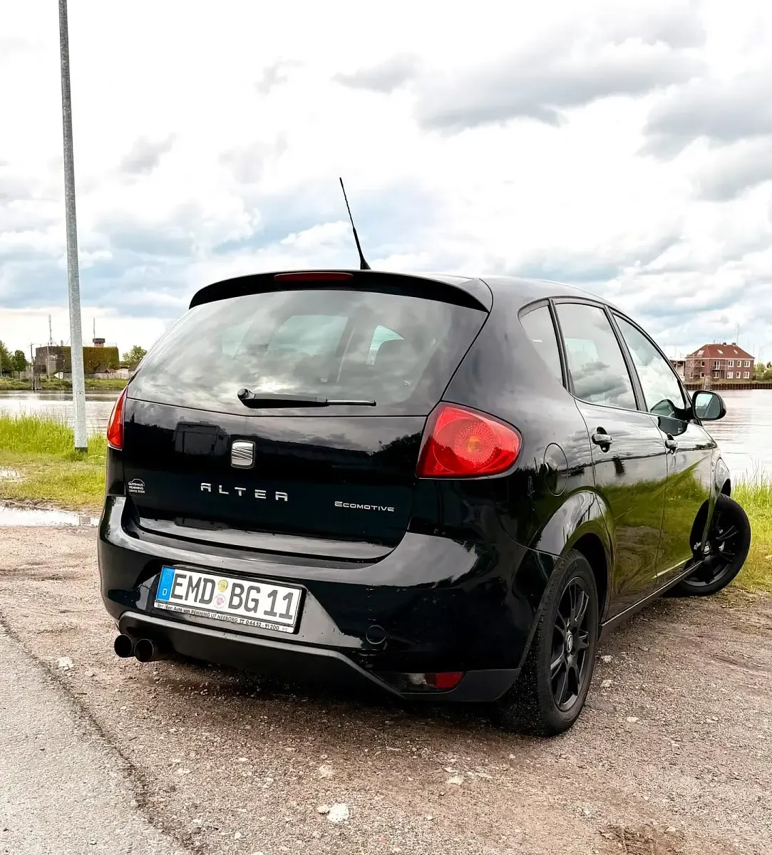 Używany Seat Altea 105 KM (77 kW) 2012 Czarny Hatchback