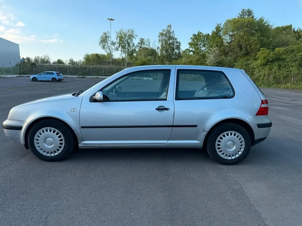 Gebraucht VW Golf IV 75 PS (55 kW) 2002 Silber Kleinwagen