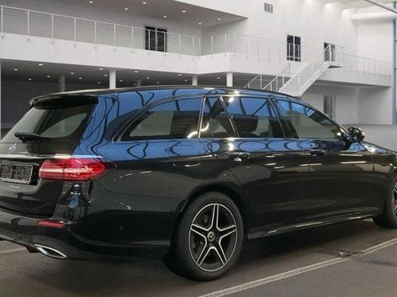 Gebraucht Mercedes E300 AMG 320 PS (235 kW) 2021 Schwarz Kombi