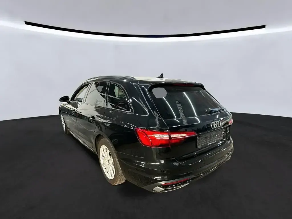 Gebraucht Audi A4 Advanced 150 PS (110 kW) 2023 Schwarz Kombi