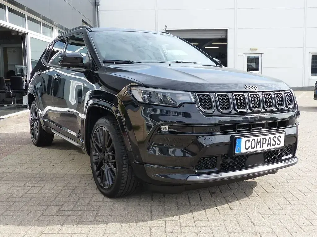 Gebraucht Jeep Compass 150 PS (110 kW) 2022 Schwarz SUV