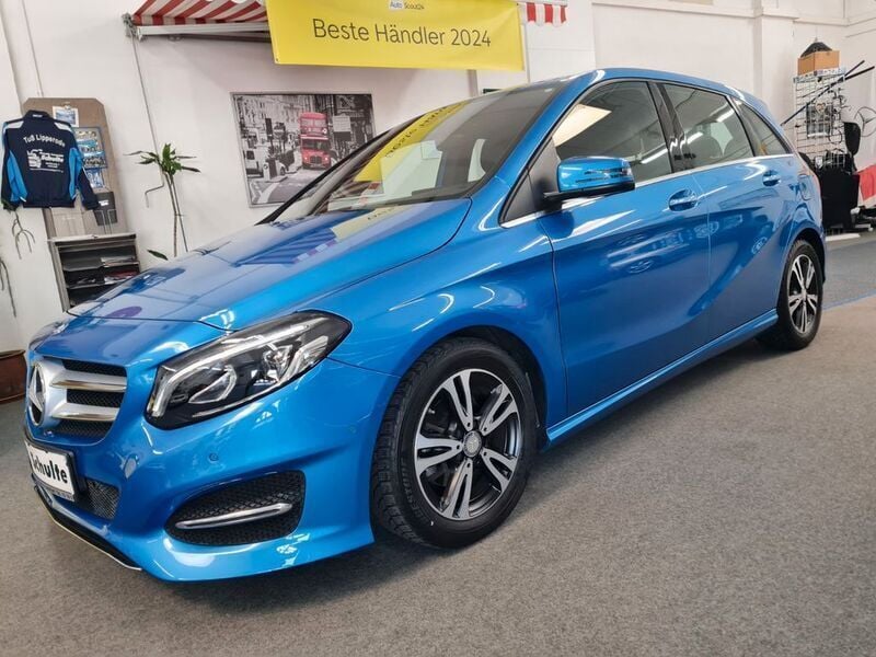 Blau Gebraucht 2015 Mercedes B180 Urban Van / Kleinbus | 14.399 € (Fairer Preis) - Bild 1/4