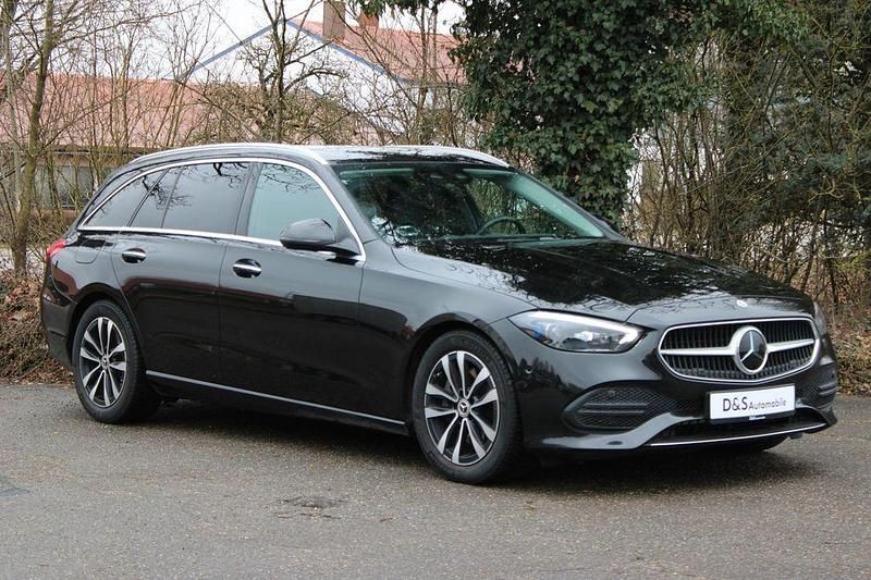 Gebraucht Mercedes C300 258 PS (189 kW) 2022 Schwarz Kombi