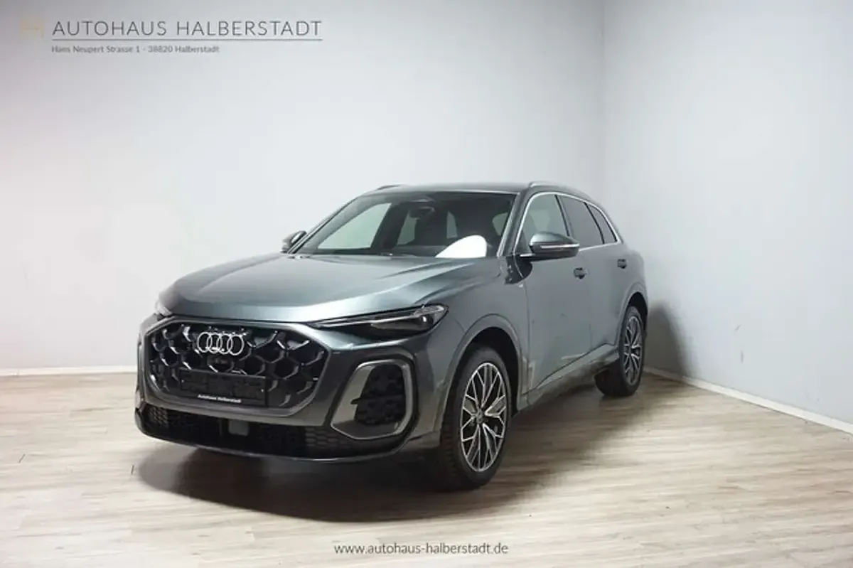 Gebraucht Audi Q5 S-Line 204 PS (150 kW) 2026 Grau SUV