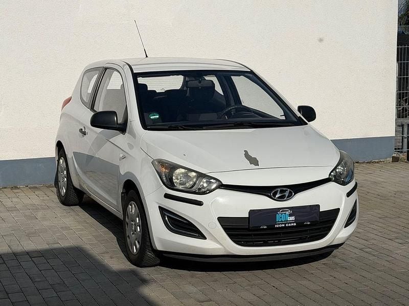 Gebraucht Hyundai i20 Edition 86 PS (63 kW) 2012 Weiß Kleinwagen