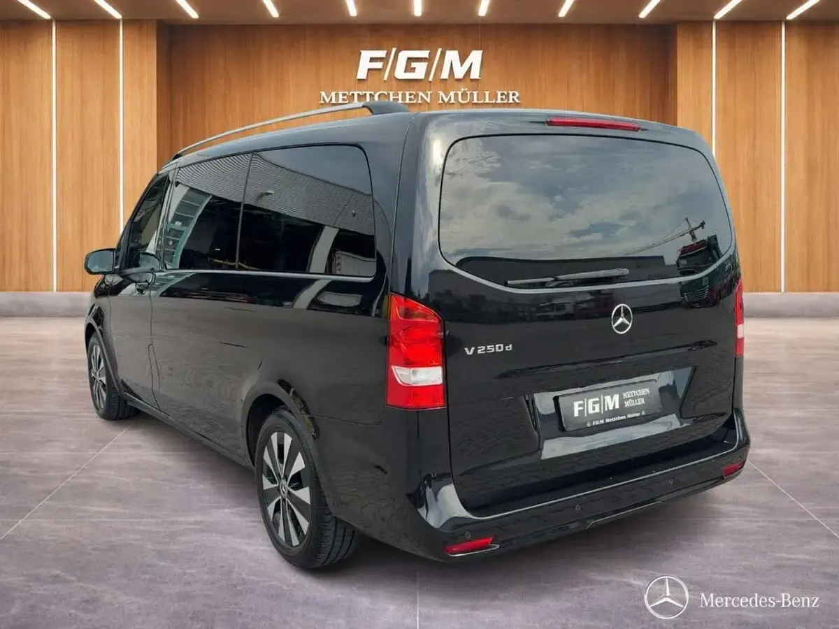 Gebraucht Mercedes V250 190 PS (139 kW) 2022 Obsidianschwarz Van / Kleinbus