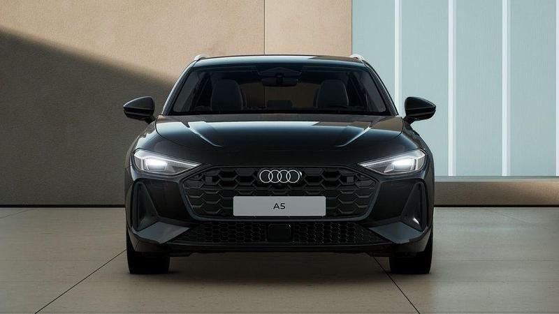 Gebraucht Audi A5 Comfort 204 PS (150 kW) 2025 Schwarz (mythosschwarz) Kombi