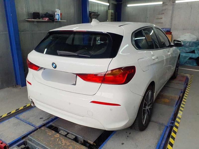 Käytetty BMW 116 Performance 116 HP (85 kW) 2022 Valkoinen Viistoperä