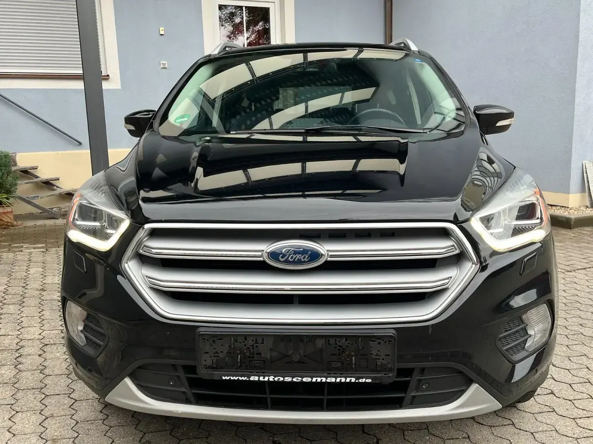 Gebraucht Ford Kuga 179 PS (131 kW) 2017 Schwarz SUV