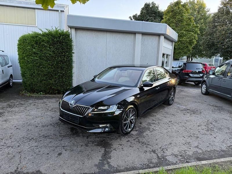 Schwarz Gebraucht 2016 Skoda Superb LAURIN & KLEMENT Limousine | 14.395 € (Teuer) - Bild 1/4