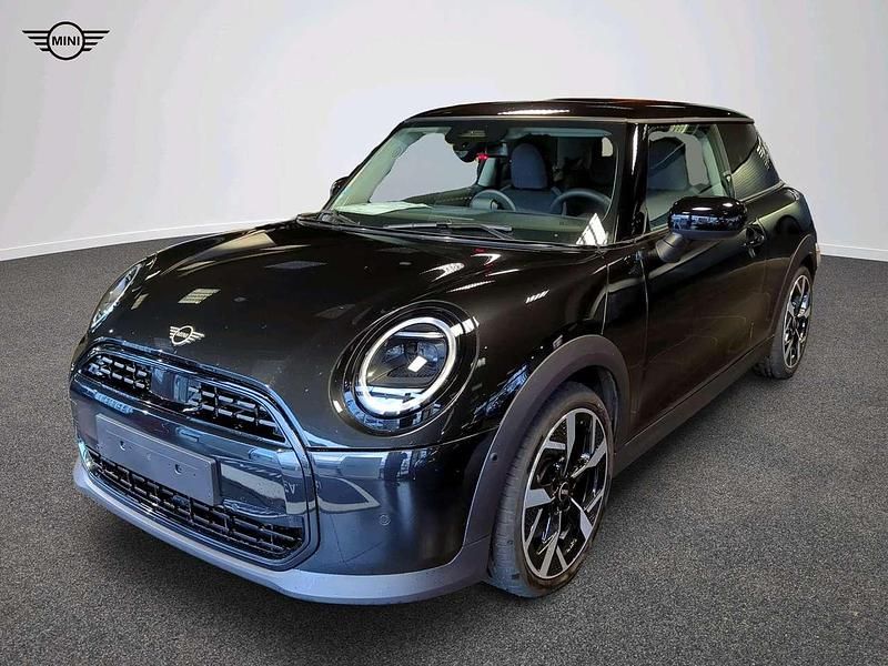 Schwarz Gebraucht 2024 Mini Cooper Classic Kleinwagen | 29.289 € (Etwas zu teuer) - Bild 1/4