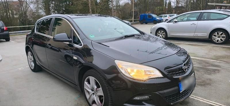 Schwarz Gebraucht 2012 Opel Astra Limousine | 4.100 € (Fairer Preis) - Bild 1/4
