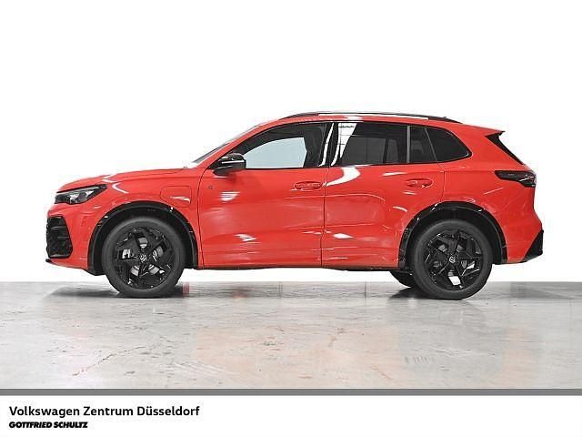 Gebraucht VW Tiguan IQ Drive 150 PS (110 kW) 2025 Persimmon red metallic SUV