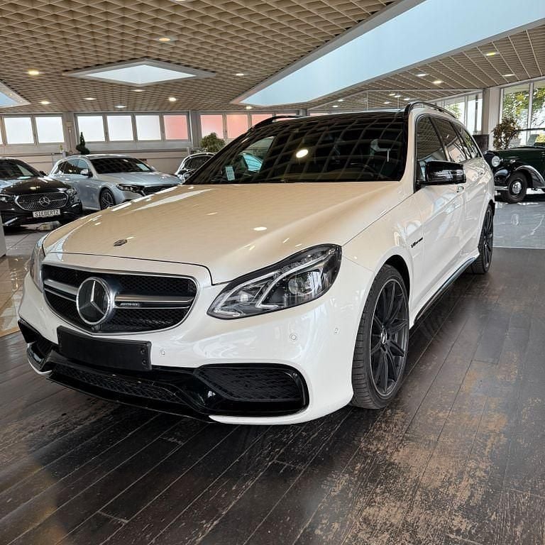 Weiß Gebraucht 2013 Mercedes E63 AMG AMG Kombi | 26.900 € (Fairer Preis) - Bild 1/4