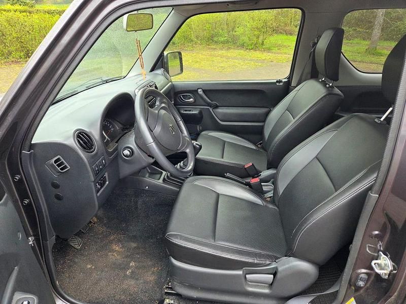 Gebraucht Suzuki Jimny Style 84 PS (61 kW) 2017 Grau SUV