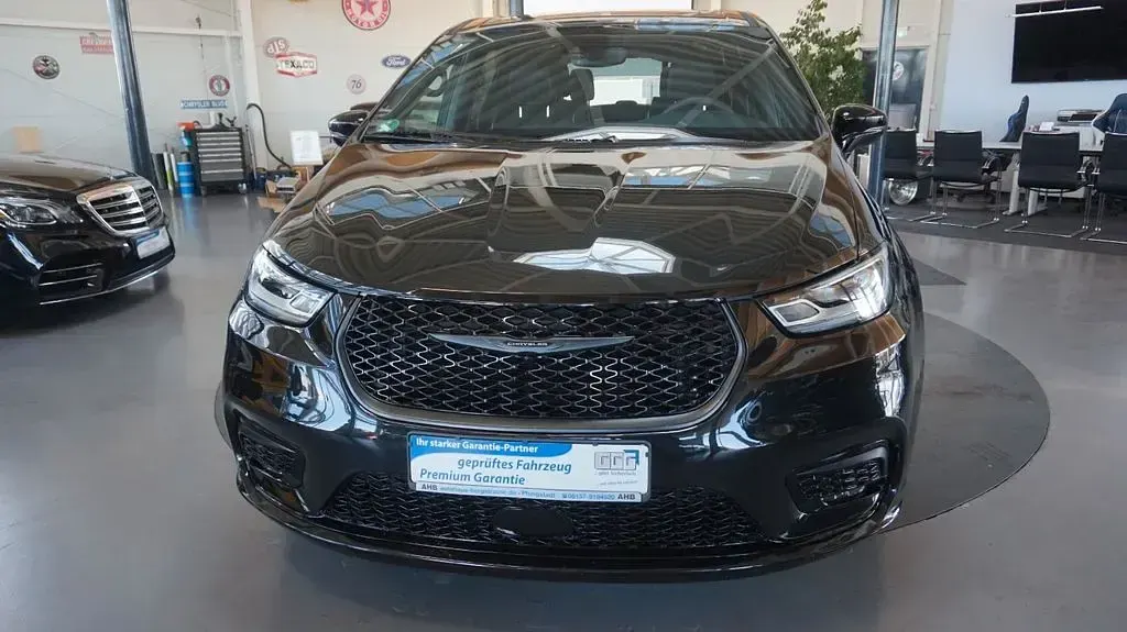 Gebraucht Chrysler Pacifica 264 PS (194 kW) 2023 Schwarz Van