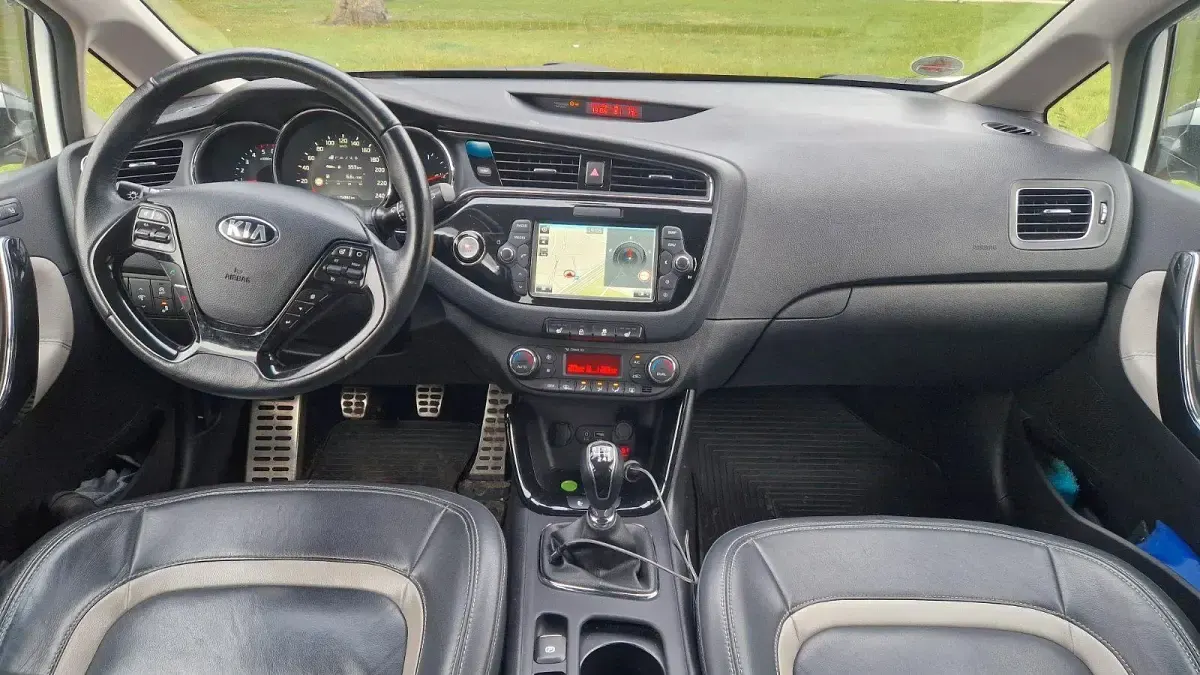 Gebraucht Kia Ceed Platinum Edition 136 PS (100 kW) 2016 Weiß Kleinwagen