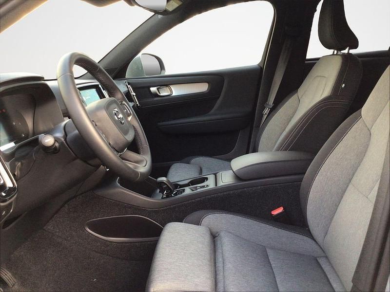 Gebraucht Volvo XC40 Core 197 PS (144 kW) 2024 Fjord blue SUV