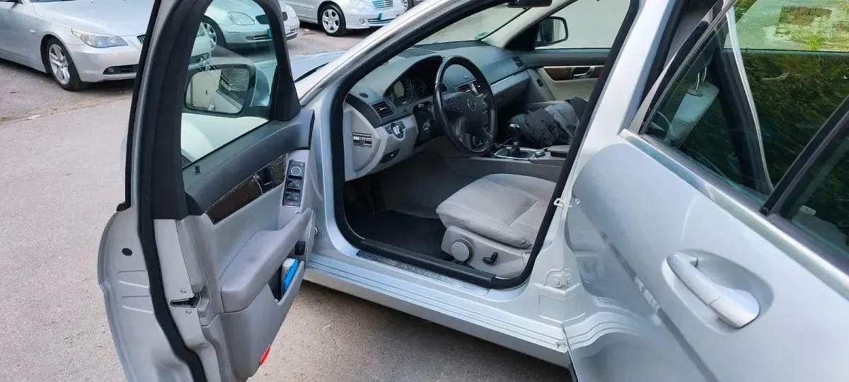 Gebraucht Mercedes C180 Elegance 156 PS (114 kW) 2008 Silber Limousine