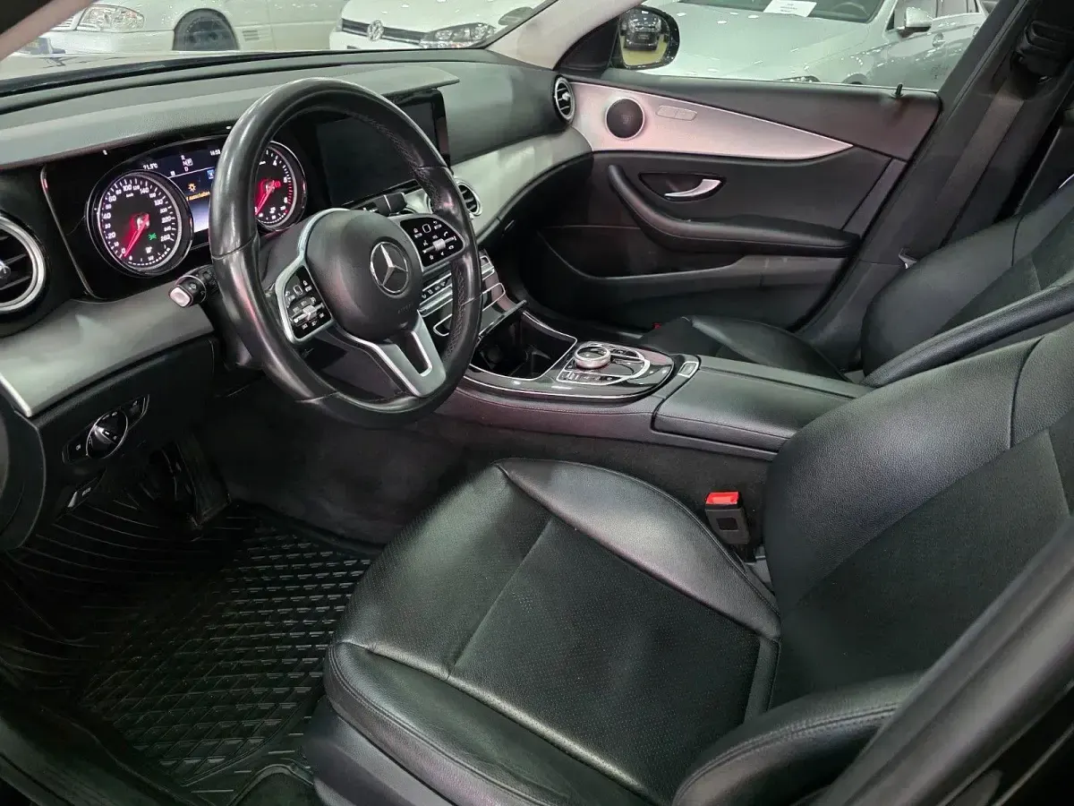 Second-hand Mercedes E220 194 CP (142 kW) 2020 Negru Break