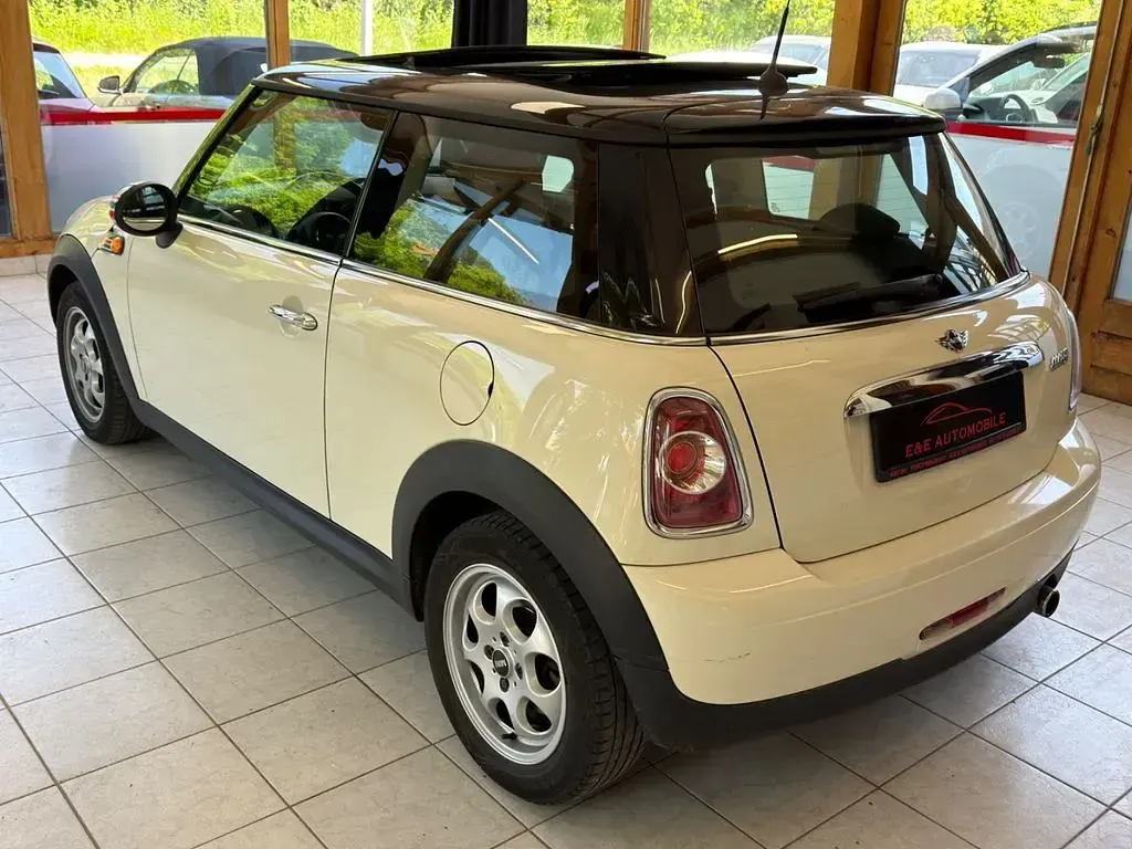 Gebraucht Mini Cooper 122 PS (89 kW) 2011 Weiß Kleinwagen
