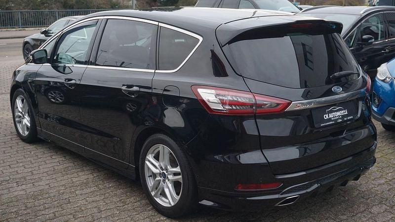 Gebraucht Ford S-MAX Titanium 209 PS (153 kW) 2017 Schwarz Van / Kleinbus