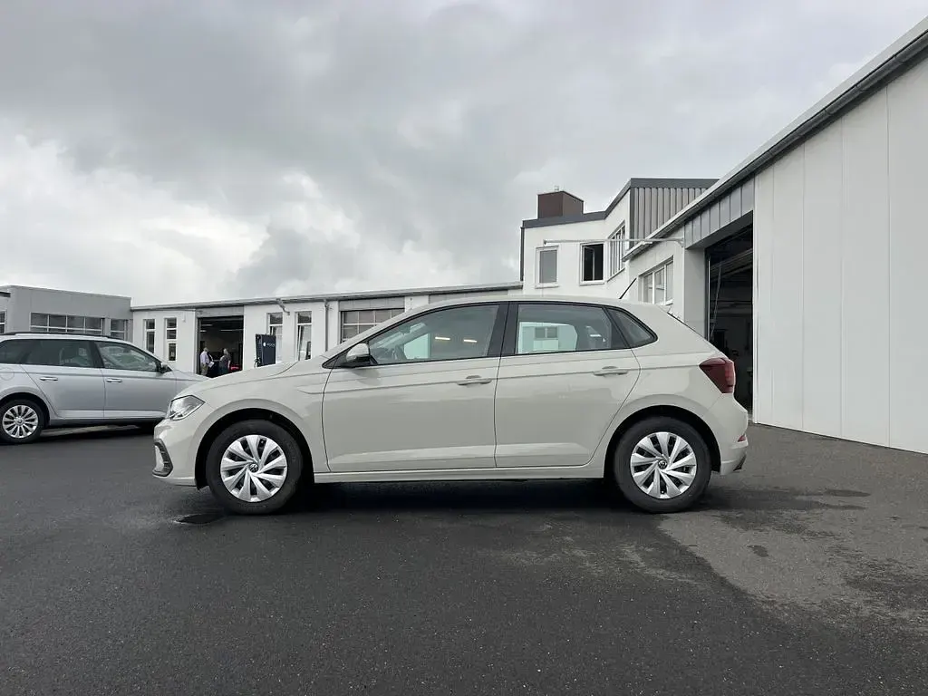 Gebraucht VW Polo Life 95 PS (69 kW) 2024 Ascotgrau Kleinwagen