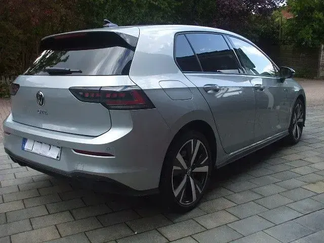 Gebraucht VW Golf VIII GTE 272 PS (200 kW) 2025 Silber Limousine