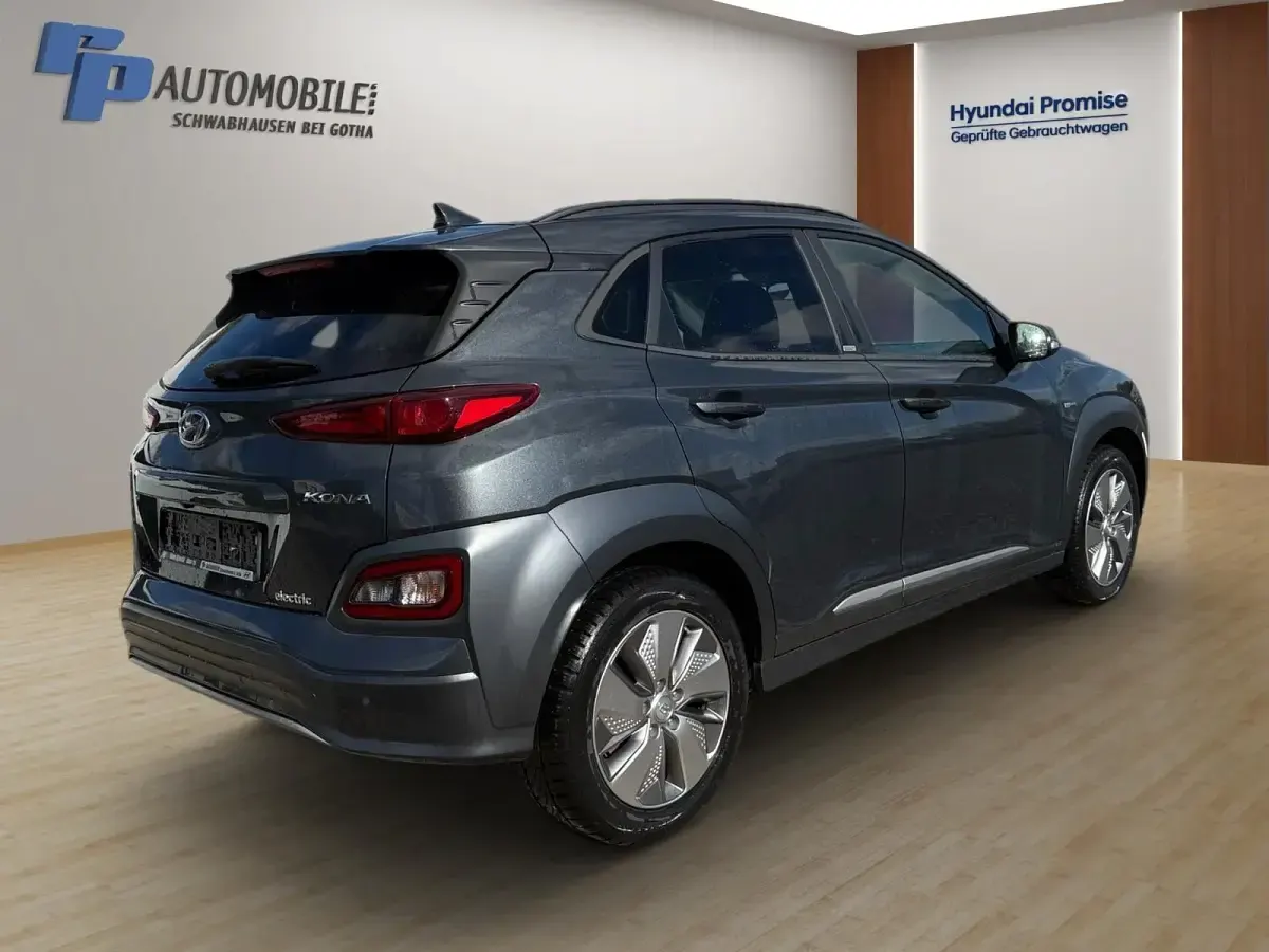 Gebraucht Hyundai Kona Advantage 100 kW (136 PS) 2021 Chalk white SUV