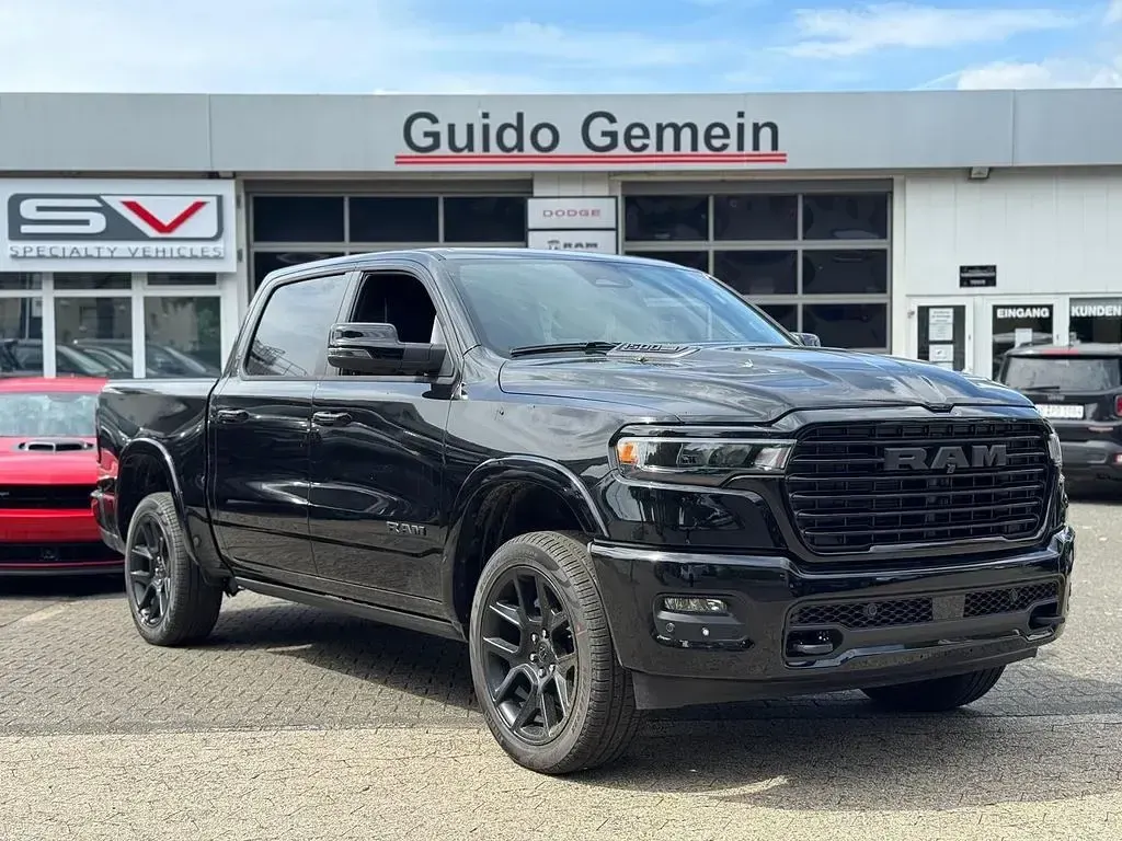 Ny Dodge Ram 420 HK (308 kW) 2025 Sort Pickup / Ladvogn