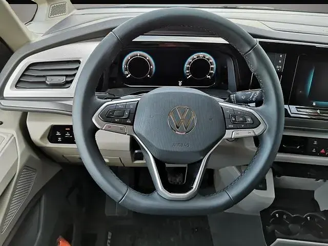 Neu VW Multivan Edition 150 PS (110 kW) 2025 Weiß Van / Kleinbus