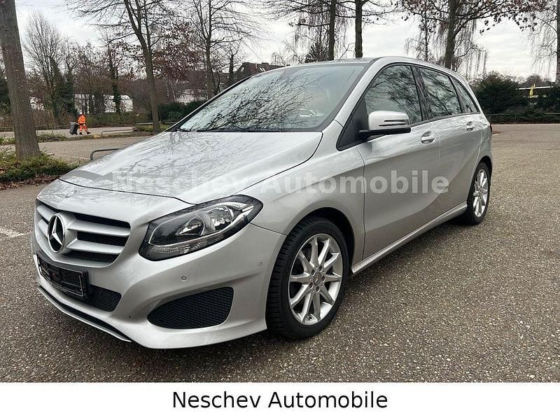 Silber Gebraucht 2017 Mercedes B200 Van / Kleinbus | 12.990 € (Fairer Preis) - Bild 1/4