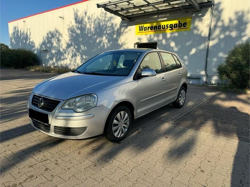 Silber Gebraucht 2005 VW Polo Limousine | 1.699 € (Fairer Preis) - Bild 1/4