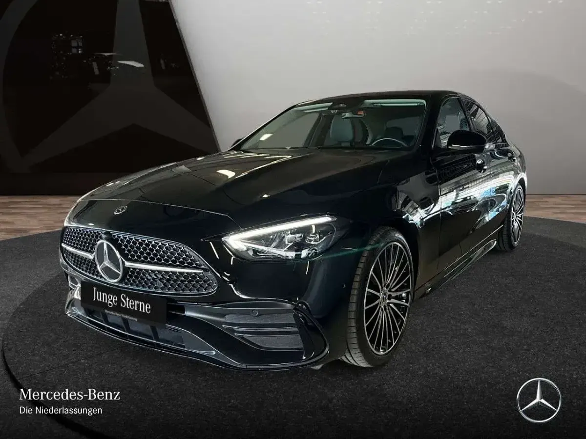 Gebraucht Mercedes C180 AMG 170 PS (125 kW) 2025 Schwarz Limousine