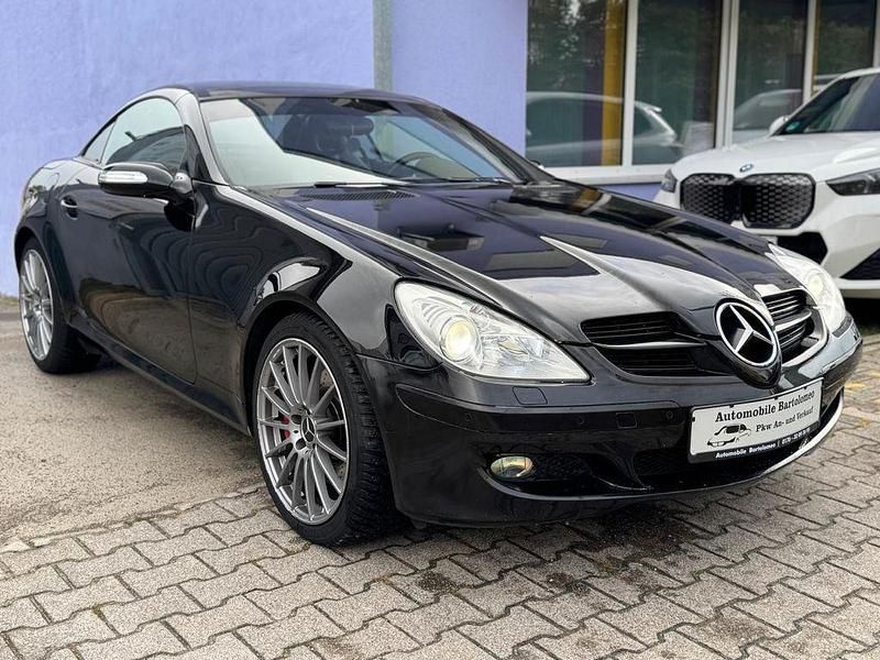 Schwarz Gebraucht 2005 Mercedes SLK350 AMG Cabrio | 10.789 € (Etwas zu teuer) - Bild 1/4