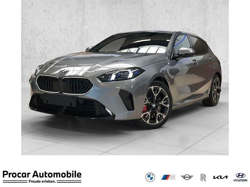 Grau Neu 2025 BMW 120 M Sport Kleinwagen | 44.600 € (Teuer) - Bild 1/4