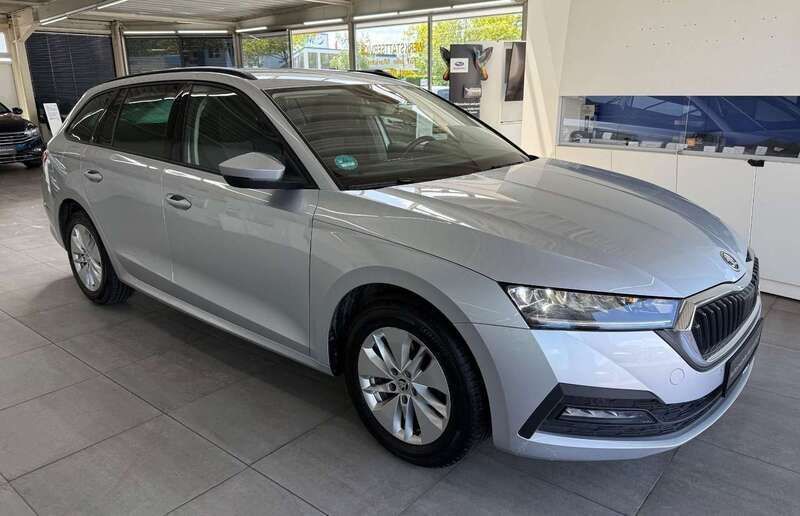 Silber Gebraucht 2021 Skoda Octavia Ambition Kombi | 13.390 € (Fairer Preis) - Bild 1/4