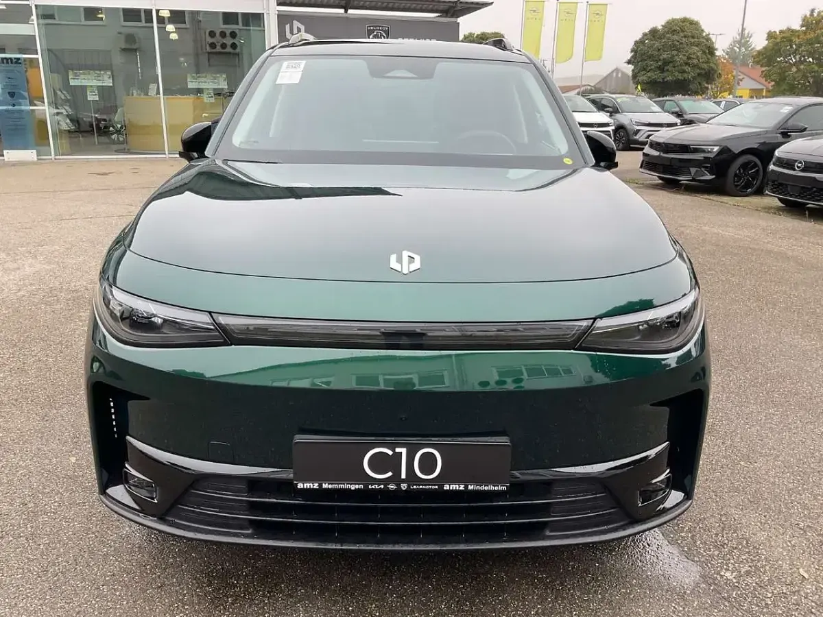 Nouă Leapmotor C10 160 kW (218 CP) 2025 Verde SUV