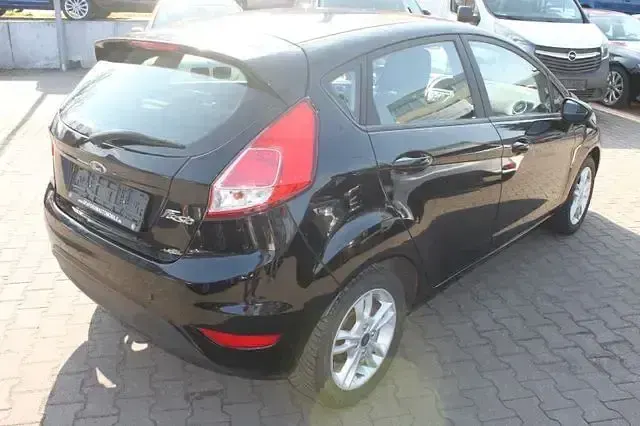 Gebraucht Ford Fiesta Celebration 80 PS (58 kW) 2017 Schwarz Kleinwagen