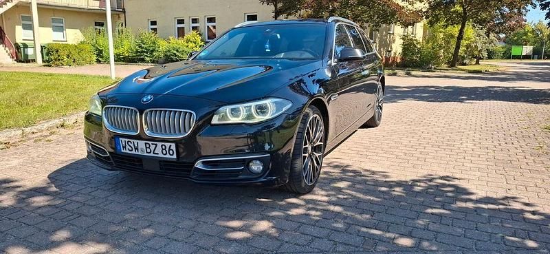 Schwarz Gebraucht 2013 BMW 535 Luxury Line Kombi | 12.800 € (Fairer Preis) - Bild 1/4