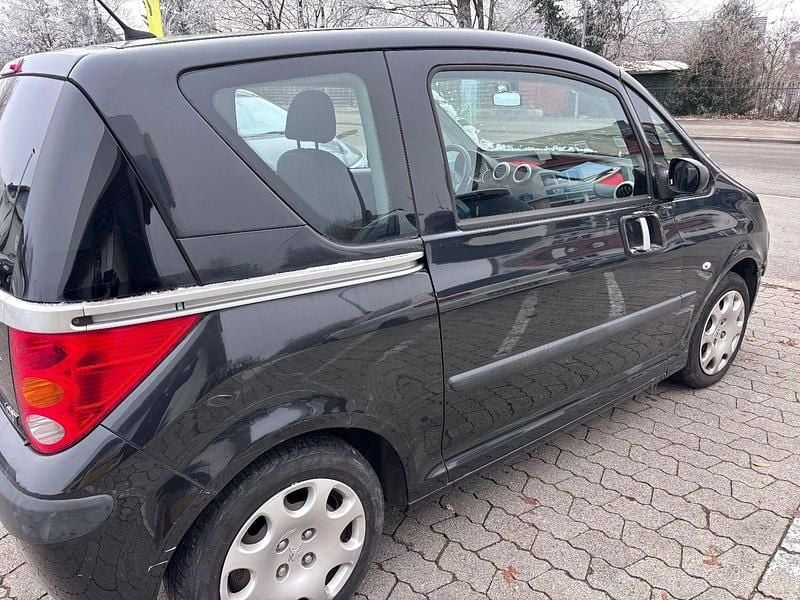 Schwarz Gebraucht 2006 Peugeot 1007 Premium Van / Kleinbus | 1.550 € (Superpreis) - Bild 1/4