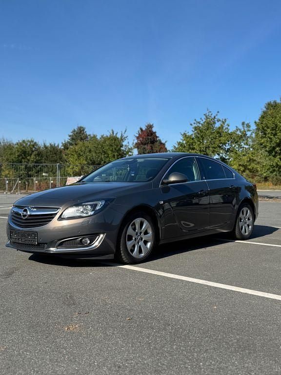 Grau Gebraucht 2016 Opel Insignia Innovation Limousine | 10.500 € (Teuer) - Bild 1/4
