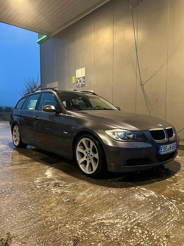 Gebraucht BMW 320 177 PS (130 kW) 2008 Grau Kombi
