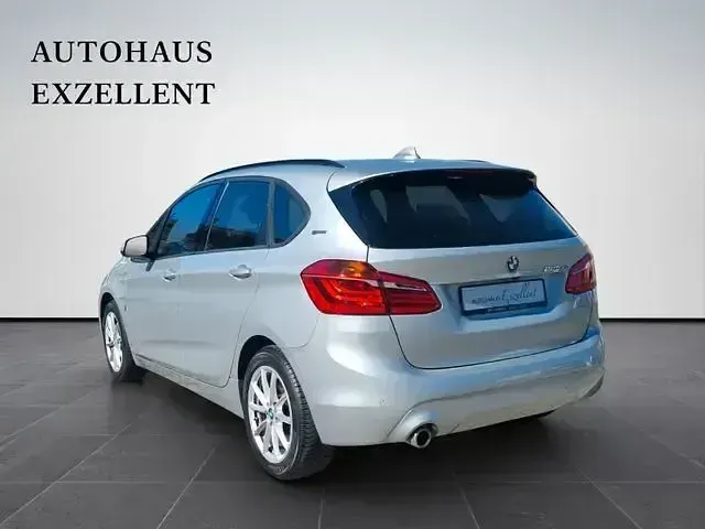 Używany BMW 225 Active Tourer Performance 224 KM (164 kW) 2018 Srebrny Minivan